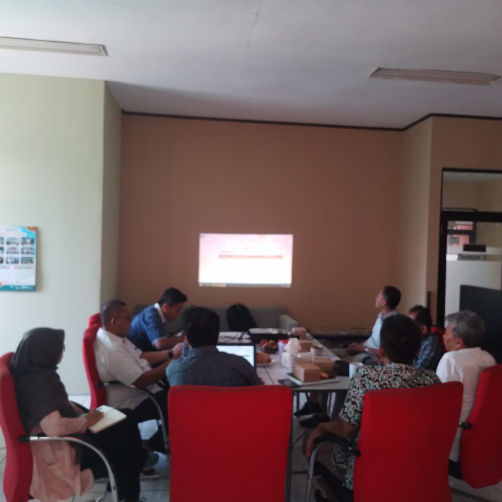 RAPAT PENINJAUAN KURIKULUM JURUSAN HUKUM EKONOMI SYARIAH (MU’AMALAH)