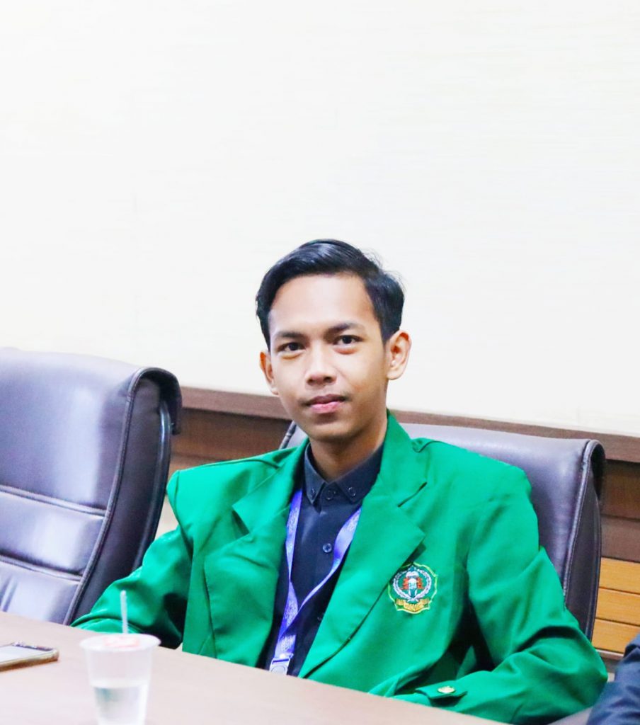 Dede Al Mustaqim Mahasiswa Jurusan Hukum Ekonomi Syariah (Mu`amalah) Juara 1 Esai ILmiah Internasional di IAIN Kudus Tahun 2023