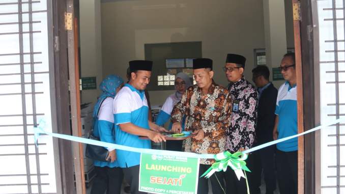 Rektor IAIN Cirebon Meresmikan Percetakan dan Penerbitan Mitra Sejati Dalam Rangka Memperkuat BLU