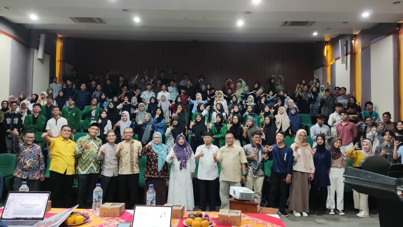 Fakultas Syariah IAIN Syekh Nurjati Cirebon Adakan Seminar Nasional Dengan Mengangkat Tema: “Perkembangan dan Tantangan Pelaksanaan Cyberlaw di Indonesia”